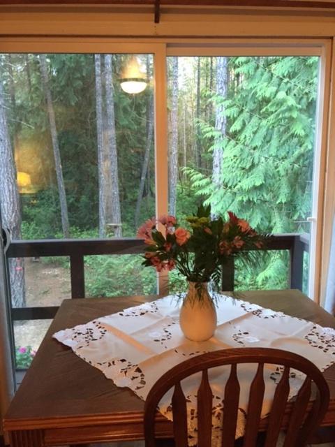 Cedar Song B&B Parksville Exterior foto