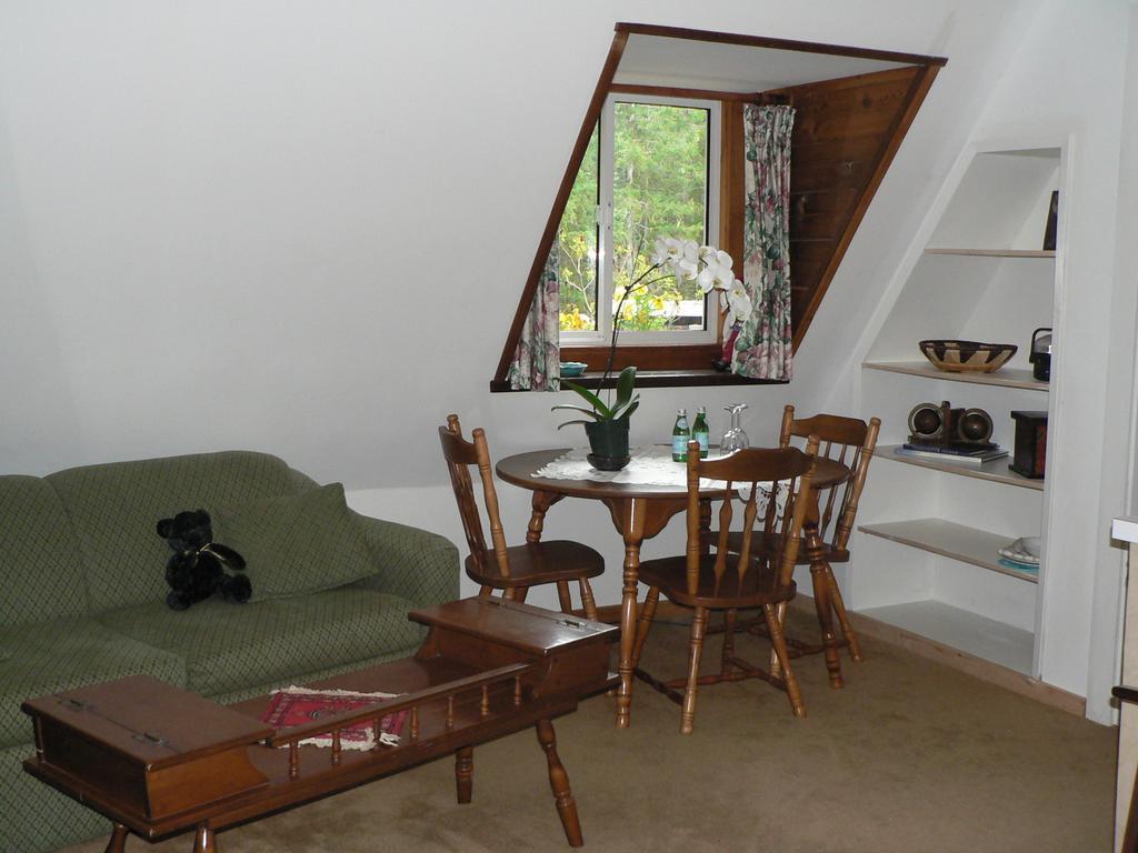 Cedar Song B&B Parksville Quarto foto
